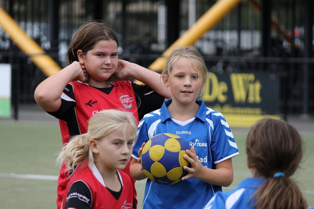 KVT E2 tegen DSC 128.jpg